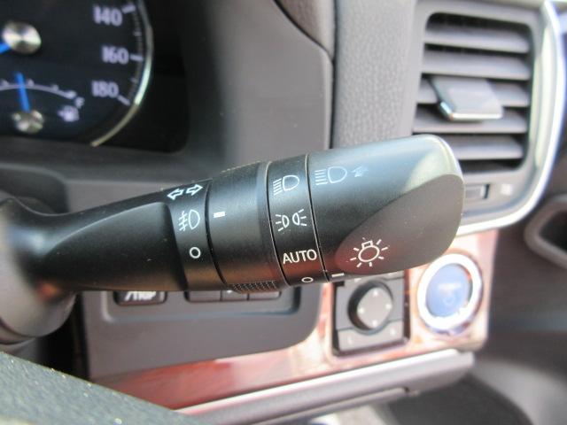 クラウンハイブリッド ロイヤルサルーン　車検２年付き　雹害　ＨＤＤナビ　ＢｌｕｅｔｏｏｔｈフルセグＴＶ　バックカメラ　ＥＴＣ　革電動シートヒーター＆クーラー　ＨＩＤオートヘッドライト　ＬＥＤフォグライト　純正１７インチアルミホイール（31枚目）