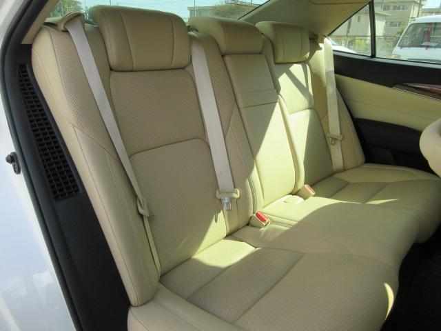 クラウンハイブリッド ロイヤルサルーン　車検２年付き　雹害　ＨＤＤナビ　ＢｌｕｅｔｏｏｔｈフルセグＴＶ　バックカメラ　ＥＴＣ　革電動シートヒーター＆クーラー　ＨＩＤオートヘッドライト　ＬＥＤフォグライト　純正１７インチアルミホイール（39枚目）