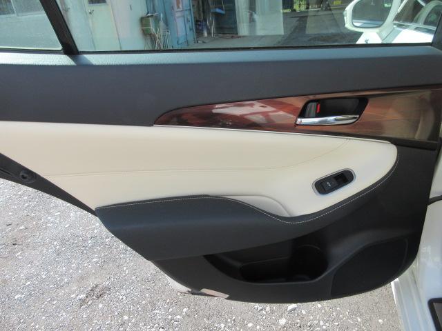 クラウンハイブリッド ロイヤルサルーン　車検２年付き　雹害　ＨＤＤナビ　ＢｌｕｅｔｏｏｔｈフルセグＴＶ　バックカメラ　ＥＴＣ　革電動シートヒーター＆クーラー　ＨＩＤオートヘッドライト　ＬＥＤフォグライト　純正１７インチアルミホイール（46枚目）