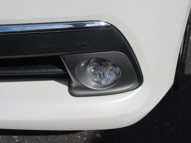 クラウンハイブリッド ロイヤルサルーン　車検２年付き　雹害　ＨＤＤナビ　ＢｌｕｅｔｏｏｔｈフルセグＴＶ　バックカメラ　ＥＴＣ　革電動シートヒーター＆クーラー　ＨＩＤオートヘッドライト　ＬＥＤフォグライト　純正１７インチアルミホイール（56枚目）