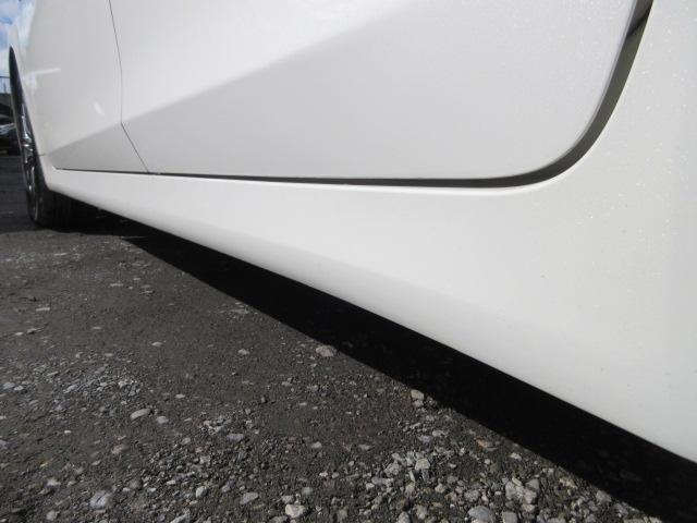 クラウンハイブリッド ロイヤルサルーン　車検２年付き　雹害　ＨＤＤナビ　ＢｌｕｅｔｏｏｔｈフルセグＴＶ　バックカメラ　ＥＴＣ　革電動シートヒーター＆クーラー　ＨＩＤオートヘッドライト　ＬＥＤフォグライト　純正１７インチアルミホイール（66枚目）