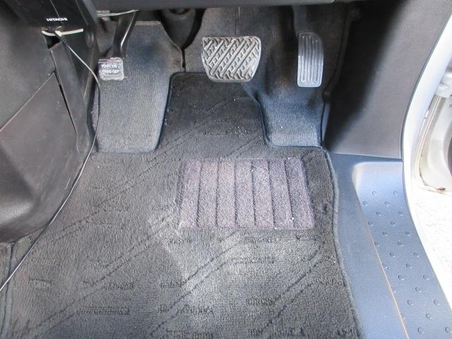 セレナ ２０Ｓ　車検２年付き　雹害　メモリーナビ　ＢｌｕｅｔｏｏｔｈワンセグＴＶ　バックカメラ　ＥＴＣ　クルーズコントロール　革調シートカバー　キーレスキー　１５インチアルミホイール（26枚目）