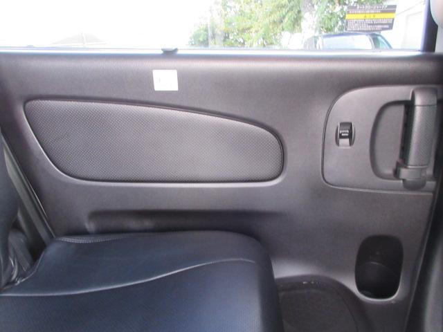 セレナ ２０Ｓ　車検２年付き　雹害　メモリーナビ　ＢｌｕｅｔｏｏｔｈワンセグＴＶ　バックカメラ　ＥＴＣ　クルーズコントロール　革調シートカバー　キーレスキー　１５インチアルミホイール（46枚目）