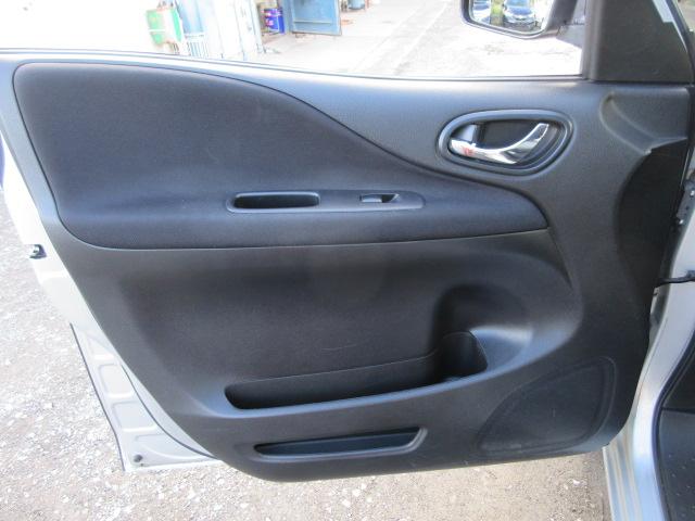 セレナ ２０Ｓ　車検２年付き　雹害　メモリーナビ　ＢｌｕｅｔｏｏｔｈワンセグＴＶ　バックカメラ　ＥＴＣ　クルーズコントロール　革調シートカバー　キーレスキー　１５インチアルミホイール（53枚目）