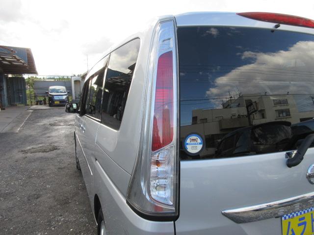 セレナ ２０Ｓ　車検２年付き　雹害　メモリーナビ　ＢｌｕｅｔｏｏｔｈワンセグＴＶ　バックカメラ　ＥＴＣ　クルーズコントロール　革調シートカバー　キーレスキー　１５インチアルミホイール（63枚目）