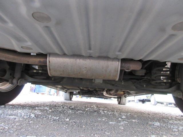 セレナ ２０Ｓ　車検２年付き　雹害　メモリーナビ　ＢｌｕｅｔｏｏｔｈワンセグＴＶ　バックカメラ　ＥＴＣ　クルーズコントロール　革調シートカバー　キーレスキー　１５インチアルミホイール（67枚目）