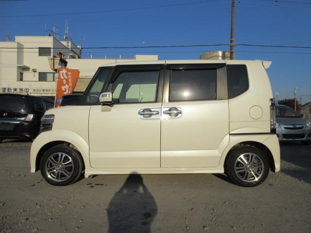 Ｎ－ＢＯＸカスタム Ｇ・Ｌパッケージ　車検２年付き　雹害　メモリナビ　ＢｌｕｅｔｏｏｔｈフルセグＴＶ　バックカメラ　ＥＴＣ　両側電動スライドドア　純正１４インチアルミホイール　ＨＩＤオートヘッドライト　フォグライト（9枚目）