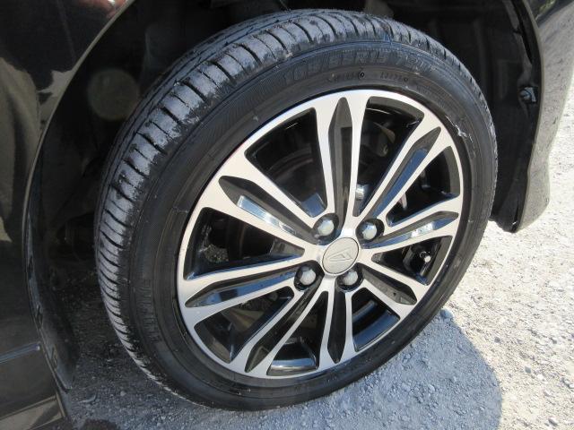 タント カスタムＲＳ　トップエディションＳＡＩＩ　ターボ　ブレーキサポート　車線逸脱警報　先行車発進警報　ＳＤナビ　ＢｌｕｅｔｏｏｔｈフルセグＴＶ　バックカメラ　ＥＴＣ　両側電動スライドドア　ピラーレス　ハーフレザーシート（10枚目）