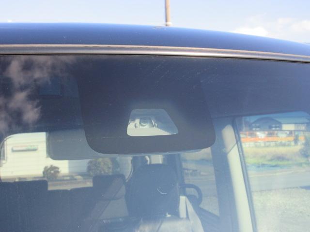 タント カスタムＲＳ　トップエディションＳＡＩＩ　ターボ　ブレーキサポート　車線逸脱警報　先行車発進警報　ＳＤナビ　ＢｌｕｅｔｏｏｔｈフルセグＴＶ　バックカメラ　ＥＴＣ　両側電動スライドドア　ピラーレス　ハーフレザーシート（12枚目）