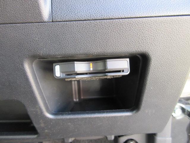 タント カスタムＲＳ　トップエディションＳＡＩＩ　ターボ　ブレーキサポート　車線逸脱警報　先行車発進警報　ＳＤナビ　ＢｌｕｅｔｏｏｔｈフルセグＴＶ　バックカメラ　ＥＴＣ　両側電動スライドドア　ピラーレス　ハーフレザーシート（15枚目）