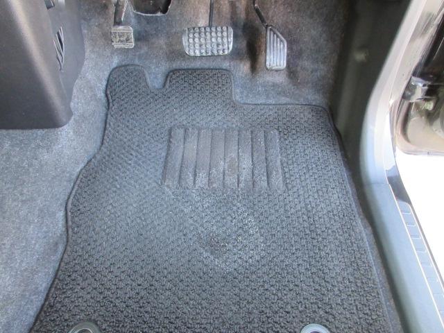 タント カスタムＲＳ　トップエディションＳＡＩＩ　ターボ　ブレーキサポート　車線逸脱警報　先行車発進警報　ＳＤナビ　ＢｌｕｅｔｏｏｔｈフルセグＴＶ　バックカメラ　ＥＴＣ　両側電動スライドドア　ピラーレス　ハーフレザーシート（28枚目）