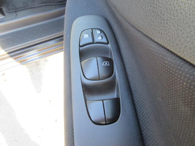 セレナ ハイウェイスターＳ－ＨＶアドバンスドセーフティパック　クロスギアパッケージ　後期型　防水シート　全周囲カメラ　ブレーキサポート　車線逸脱警報　ＳＤナビＢｌｕｅｔｏｏｔｈフルセグＴＶ　ＥＴＣ　純正１６インチアルミホイール　両側電動スライドドア（35枚目）