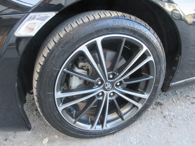 ８６ ＧＴ　ＭＴモードパドルシフト　ＳＤナビ　ＢｌｕｅｔｏｏｔｈフルセグＴＶ　バックカメラ　ＥＴＣ　ガラスフィルム貼　純正１７インチアルミホイール　ＨＩＤオートヘッドライト　フォグライト（10枚目）