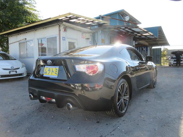 ８６ ＧＴ　ＭＴモードパドルシフト　ＳＤナビ　ＢｌｕｅｔｏｏｔｈフルセグＴＶ　バックカメラ　ＥＴＣ　ガラスフィルム貼　純正１７インチアルミホイール　ＨＩＤオートヘッドライト　フォグライト（19枚目）