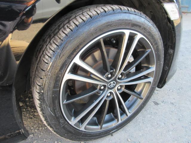 ８６ ＧＴ　ＭＴモードパドルシフト　ＳＤナビ　ＢｌｕｅｔｏｏｔｈフルセグＴＶ　バックカメラ　ＥＴＣ　ガラスフィルム貼　純正１７インチアルミホイール　ＨＩＤオートヘッドライト　フォグライト（24枚目）