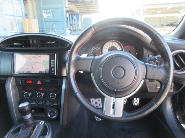 ８６ ＧＴ　ＭＴモードパドルシフト　ＳＤナビ　ＢｌｕｅｔｏｏｔｈフルセグＴＶ　バックカメラ　ＥＴＣ　ガラスフィルム貼　純正１７インチアルミホイール　ＨＩＤオートヘッドライト　フォグライト（28枚目）