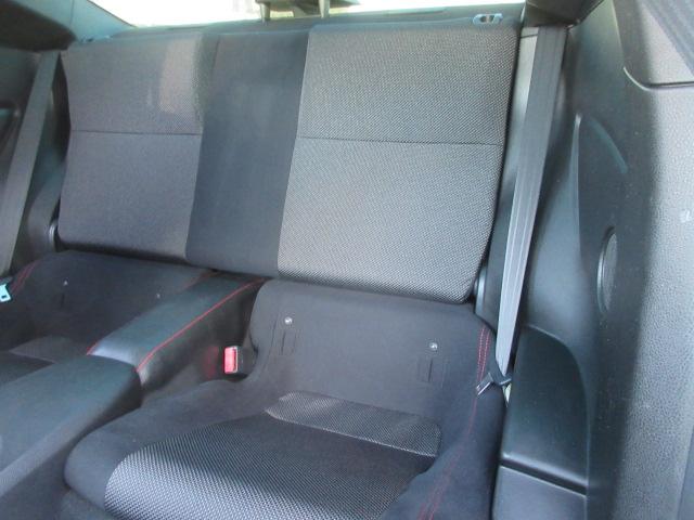 ８６ ＧＴ　ＭＴモードパドルシフト　ＳＤナビ　ＢｌｕｅｔｏｏｔｈフルセグＴＶ　バックカメラ　ＥＴＣ　ガラスフィルム貼　純正１７インチアルミホイール　ＨＩＤオートヘッドライト　フォグライト（41枚目）