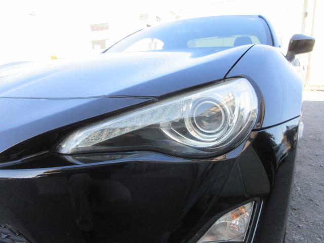 ８６ ＧＴ　ＭＴモードパドルシフト　ＳＤナビ　ＢｌｕｅｔｏｏｔｈフルセグＴＶ　バックカメラ　ＥＴＣ　ガラスフィルム貼　純正１７インチアルミホイール　ＨＩＤオートヘッドライト　フォグライト（48枚目）