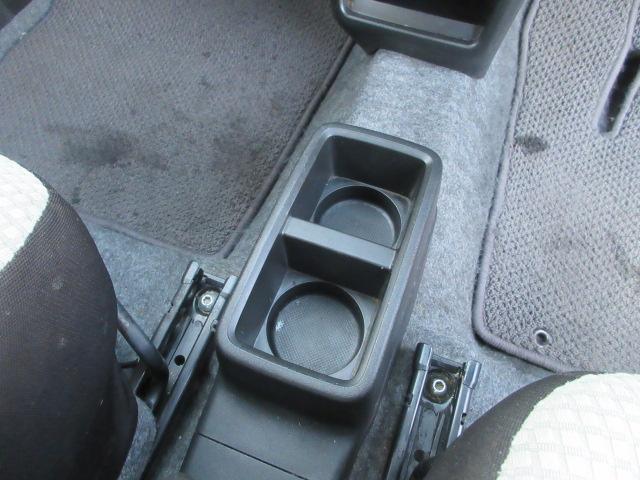 アルト Ｆ　車検２年付き　５ＡＧＳ　オートギヤシフト　ＭＴモード　純正ＣＤデッキ　ＡＵＸ付　ＥＴＣ　エコモード　ヘッドライトレベライザー（29枚目）