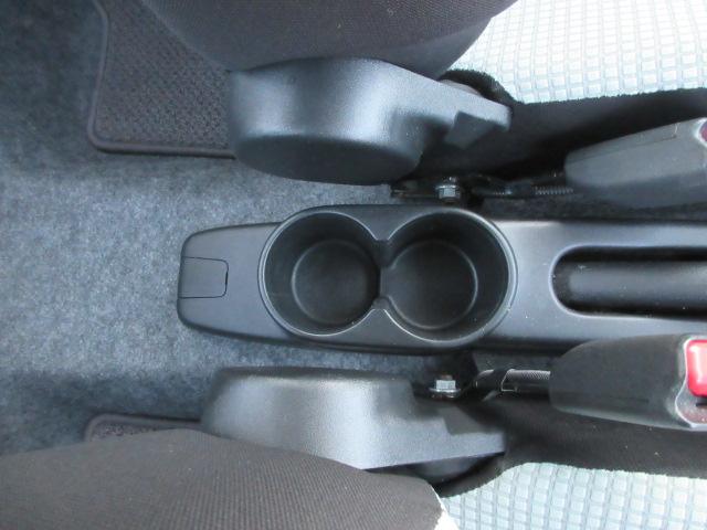 アルト Ｆ　車検２年付き　５ＡＧＳ　オートギヤシフト　ＭＴモード　純正ＣＤデッキ　ＡＵＸ付　ＥＴＣ　エコモード　ヘッドライトレベライザー（30枚目）