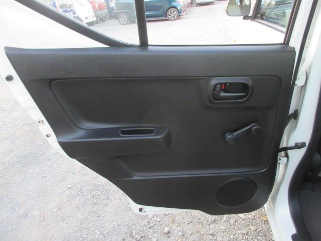 アルト Ｆ　車検２年付き　５ＡＧＳ　オートギヤシフト　ＭＴモード　純正ＣＤデッキ　ＡＵＸ付　ＥＴＣ　エコモード　ヘッドライトレベライザー（40枚目）