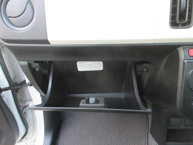 アルト Ｆ　車検２年付き　５ＡＧＳ　オートギヤシフト　ＭＴモード　純正ＣＤデッキ　ＡＵＸ付　ＥＴＣ　エコモード　ヘッドライトレベライザー（46枚目）