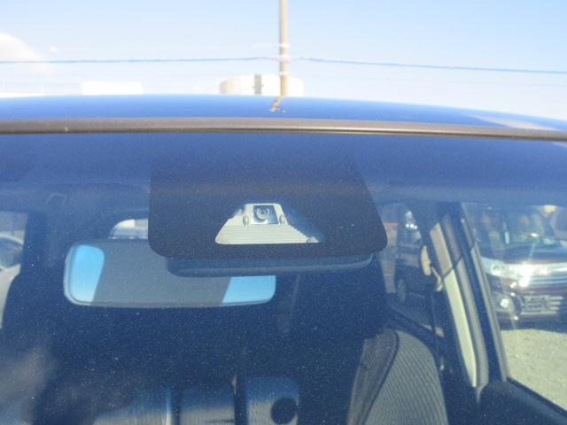 ムーヴ カスタム　ＲＳ　ハイパーＳＡＩＩ　ツートンカラー　ＩＣターボ　ブレーキサポート　車線逸脱警報　先行車発進警報　ＳＤナビ　フルセグＴＶ　バックカメラ　ＥＴＣ　ＬＥＤオートヘッドライト　ＬＥＤフォグライト　ハーフレザー（12枚目）