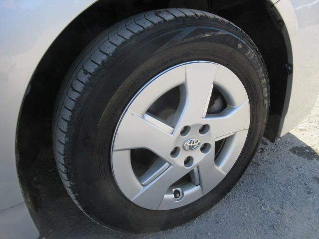 プリウス Ｌ　車検２年付き　ＤＶＤナビ　ＥＴＣ　純正１５インチアルミホイール　サイド・カーテンエアバック　スマートキー　プッシュスタート　ステアリモコン（10枚目）