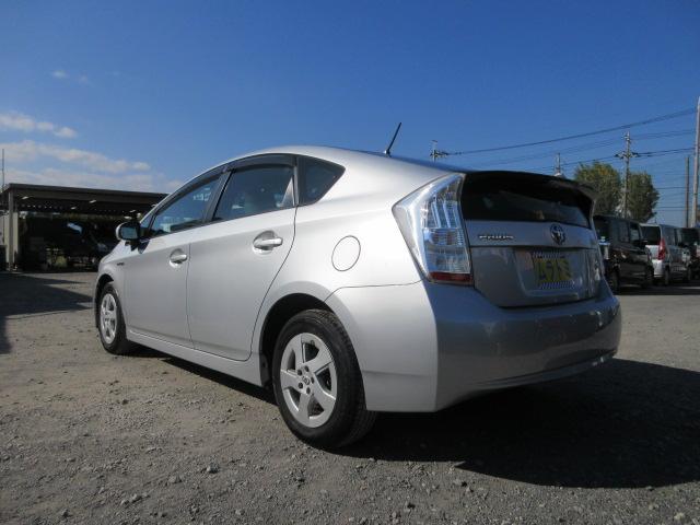 プリウス Ｌ　車検２年付き　ＤＶＤナビ　ＥＴＣ　純正１５インチアルミホイール　サイド・カーテンエアバック　スマートキー　プッシュスタート　ステアリモコン（18枚目）