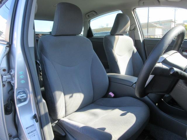 プリウス Ｌ　車検２年付き　ＤＶＤナビ　ＥＴＣ　純正１５インチアルミホイール　サイド・カーテンエアバック　スマートキー　プッシュスタート　ステアリモコン（23枚目）