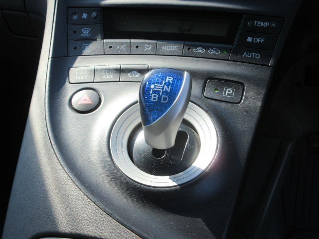 プリウス Ｌ　車検２年付き　ＤＶＤナビ　ＥＴＣ　純正１５インチアルミホイール　サイド・カーテンエアバック　スマートキー　プッシュスタート　ステアリモコン（27枚目）