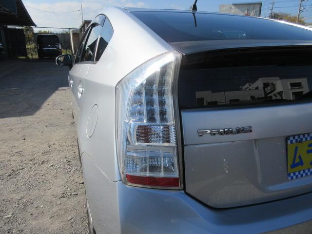 プリウス Ｌ　車検２年付き　ＤＶＤナビ　ＥＴＣ　純正１５インチアルミホイール　サイド・カーテンエアバック　スマートキー　プッシュスタート　ステアリモコン（55枚目）