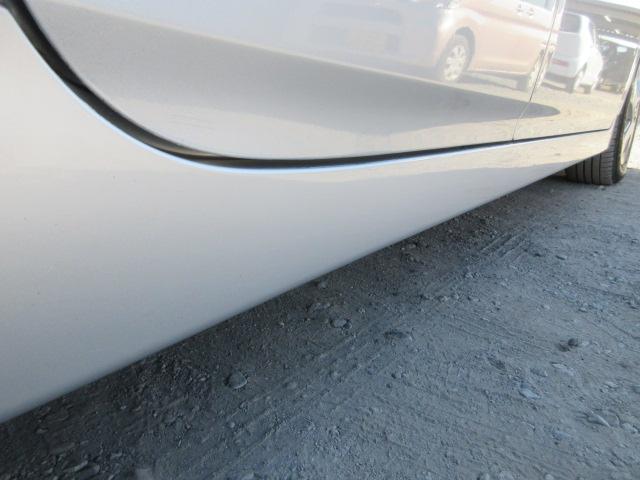 プリウス Ｌ　車検２年付き　ＤＶＤナビ　ＥＴＣ　純正１５インチアルミホイール　サイド・カーテンエアバック　スマートキー　プッシュスタート　ステアリモコン（60枚目）