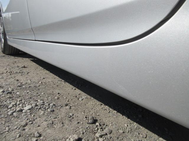 プリウス Ｌ　車検２年付き　ＤＶＤナビ　ＥＴＣ　純正１５インチアルミホイール　サイド・カーテンエアバック　スマートキー　プッシュスタート　ステアリモコン（61枚目）