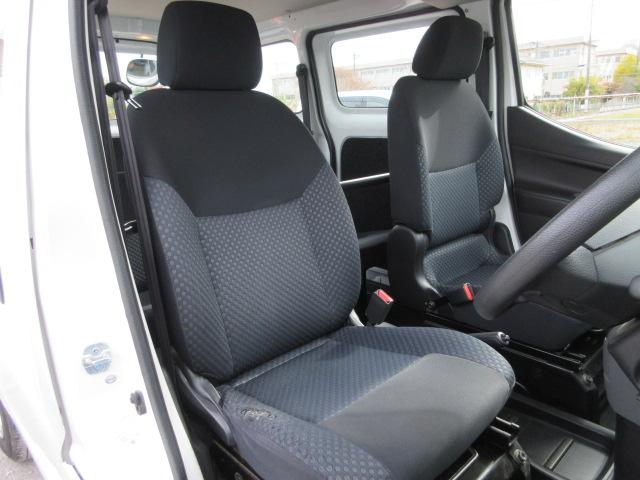 デリカバン DX 車検1年付き 1オーナー車 キーレスキー スペアキー ヘッドライトレベライザー AM・FMラジオ AUX付 両側スライドドア(20枚目)