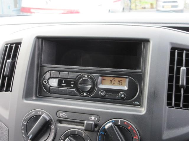 デリカバン DX 車検1年付き 1オーナー車 キーレスキー スペアキー ヘッドライトレベライザー AM・FMラジオ AUX付 両側スライドドア(24枚目)