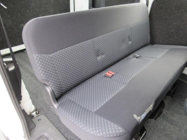 デリカバン DX 車検1年付き 1オーナー車 キーレスキー スペアキー ヘッドライトレベライザー AM・FMラジオ AUX付 両側スライドドア(31枚目)