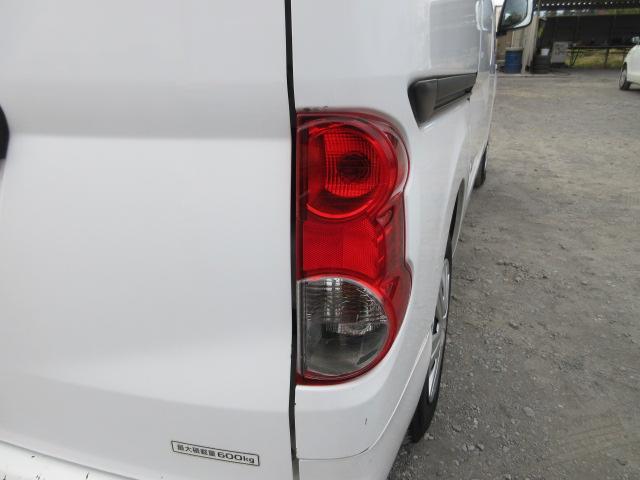 デリカバン DX 車検1年付き 1オーナー車 キーレスキー スペアキー ヘッドライトレベライザー AM・FMラジオ AUX付 両側スライドドア(51枚目)