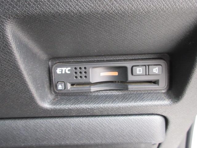 ステップワゴンスパーダ Z インターナビセレクション 車検2年付き 後期型 8人 HDDナビ フルセグTV バックカメラ 天井モニター ETC 両側電動スライドドア ガラスフィルム貼 HIDオートヘッドライト フォグライト アイドリングストップ(14枚目)