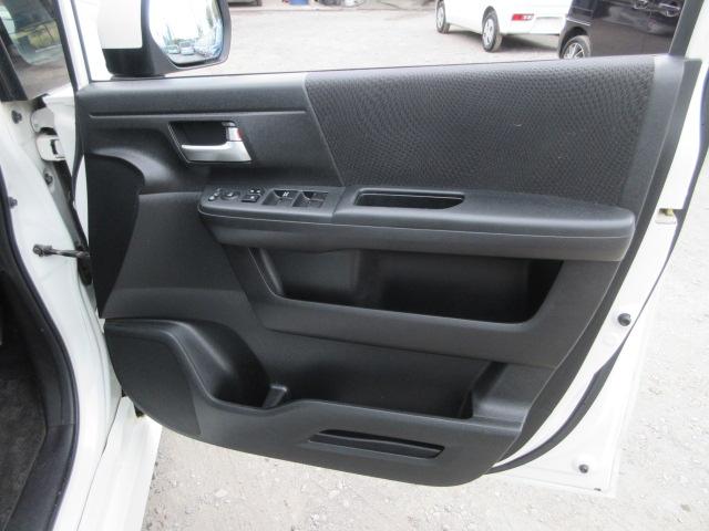 ステップワゴンスパーダ Z インターナビセレクション 車検2年付き 後期型 8人 HDDナビ フルセグTV バックカメラ 天井モニター ETC 両側電動スライドドア ガラスフィルム貼 HIDオートヘッドライト フォグライト アイドリングストップ(26枚目)