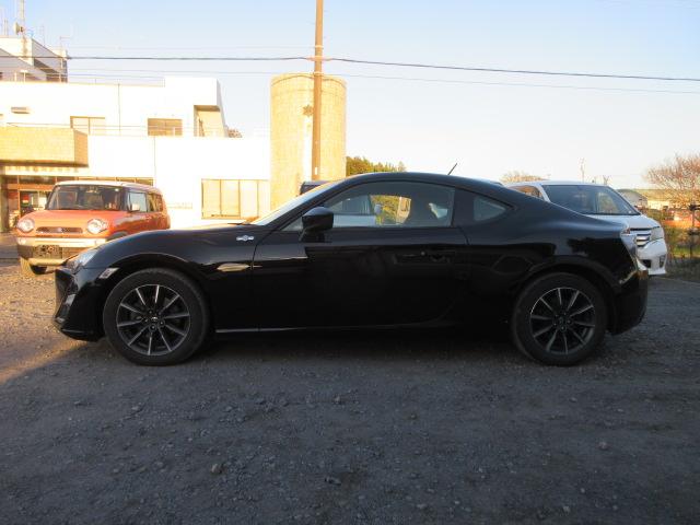 ８６ Ｇ　ＭＴモードオートマ　メモリーナビ　ＢｌｕｅｔｏｏｔｈフルセグＴＶ　バックカメラ　ＥＴＣ　キーレスキー　サイドエアバック　ＨＩＤオートヘッドライト　純正１６インチアルミホイール（5枚目）