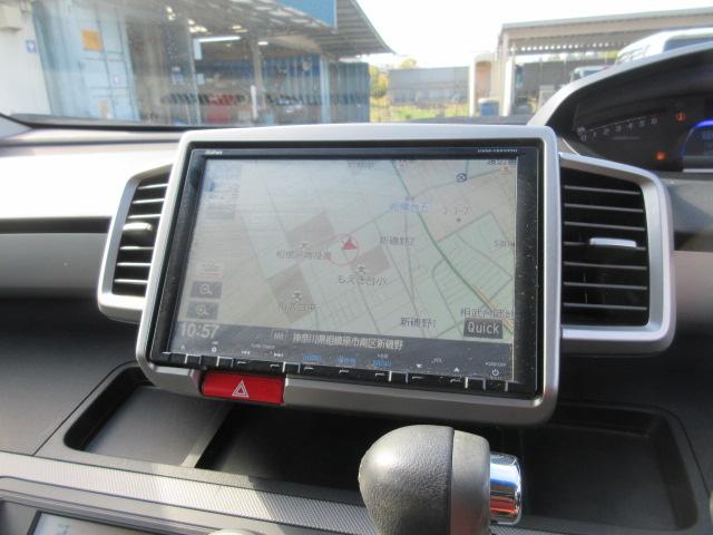 フリードハイブリッド ジャストセレクション　車検２年付き　大画面メモリナビ　フルセグＴＶ　バックカメラ　ＥＴＣ　ハーフレザーシート　両側電動スライドドア　クルーズコントロール　純正１５インチアルミホイール（12枚目）