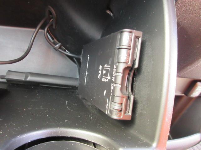 フリードハイブリッド ジャストセレクション　車検２年付き　大画面メモリナビ　フルセグＴＶ　バックカメラ　ＥＴＣ　ハーフレザーシート　両側電動スライドドア　クルーズコントロール　純正１５インチアルミホイール（14枚目）