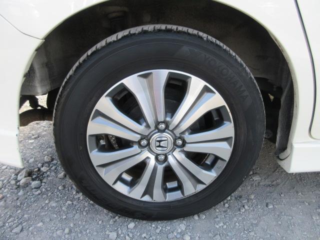 フリードハイブリッド ジャストセレクション　車検２年付き　大画面メモリナビ　フルセグＴＶ　バックカメラ　ＥＴＣ　ハーフレザーシート　両側電動スライドドア　クルーズコントロール　純正１５インチアルミホイール（23枚目）