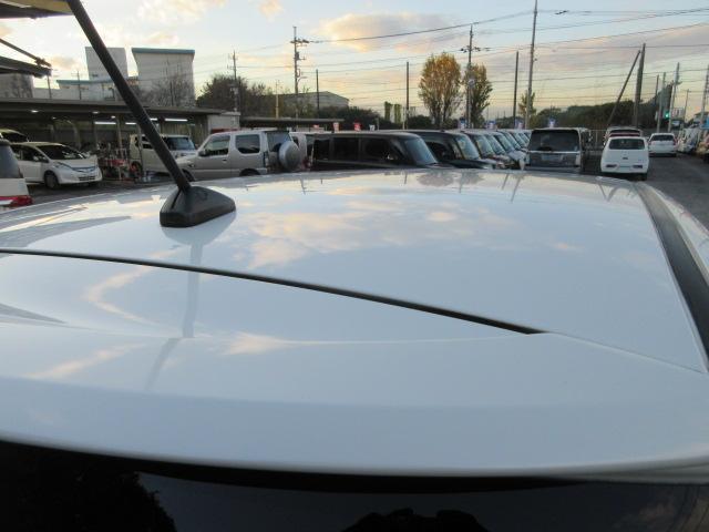 Ｎ－ＯＮＥ プレミアム　ツアラー・Ｌパッケージ　車検２年付き　ターボ　ＳＤナビ　ＢｌｕｅｔｏｏｔｈフルセグＴＶ　バックカメラ　クルーズコントロール　純正１５インチアルミホイール　パドルシフト　ＨＩＤオートヘッドライト　フォグライト（10枚目）