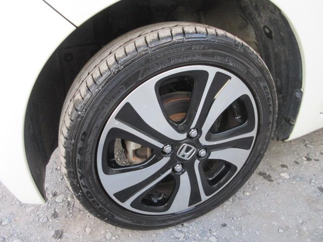 Ｎ－ＯＮＥ プレミアム　ツアラー・Ｌパッケージ　車検２年付き　ターボ　ＳＤナビ　ＢｌｕｅｔｏｏｔｈフルセグＴＶ　バックカメラ　クルーズコントロール　純正１５インチアルミホイール　パドルシフト　ＨＩＤオートヘッドライト　フォグライト（11枚目）