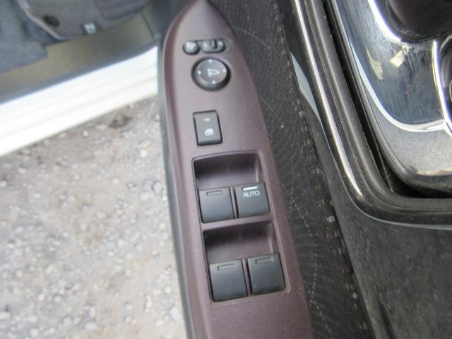 Ｎ－ＯＮＥ プレミアム　ツアラー・Ｌパッケージ　車検２年付き　ターボ　ＳＤナビ　ＢｌｕｅｔｏｏｔｈフルセグＴＶ　バックカメラ　クルーズコントロール　純正１５インチアルミホイール　パドルシフト　ＨＩＤオートヘッドライト　フォグライト（37枚目）