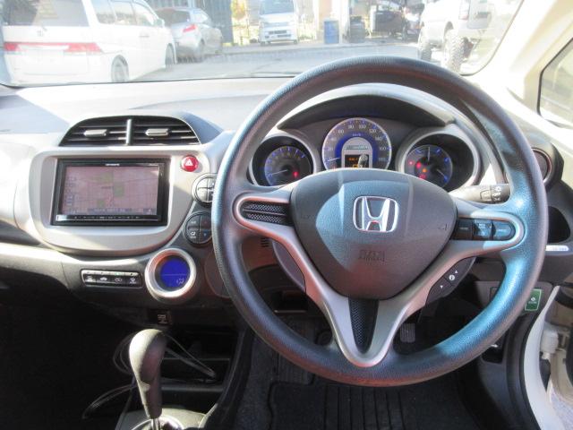 フィットハイブリッド スマートセレクション 車検2年付き メモリナビ BluetoothフルセグTV バックカメラ ETC スマートキー クルーズコントロール HIDオートヘッドライト アイドリングストップ(13枚目)