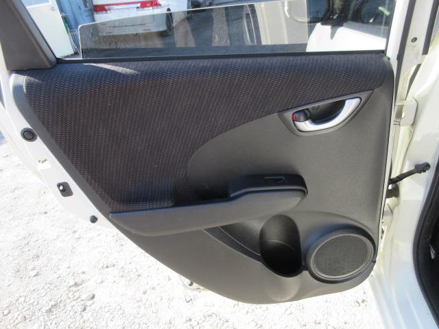 フィットハイブリッド スマートセレクション 車検2年付き メモリナビ BluetoothフルセグTV バックカメラ ETC スマートキー クルーズコントロール HIDオートヘッドライト アイドリングストップ(47枚目)