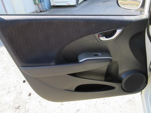 フィットハイブリッド スマートセレクション 車検2年付き メモリナビ BluetoothフルセグTV バックカメラ ETC スマートキー クルーズコントロール HIDオートヘッドライト アイドリングストップ(53枚目)